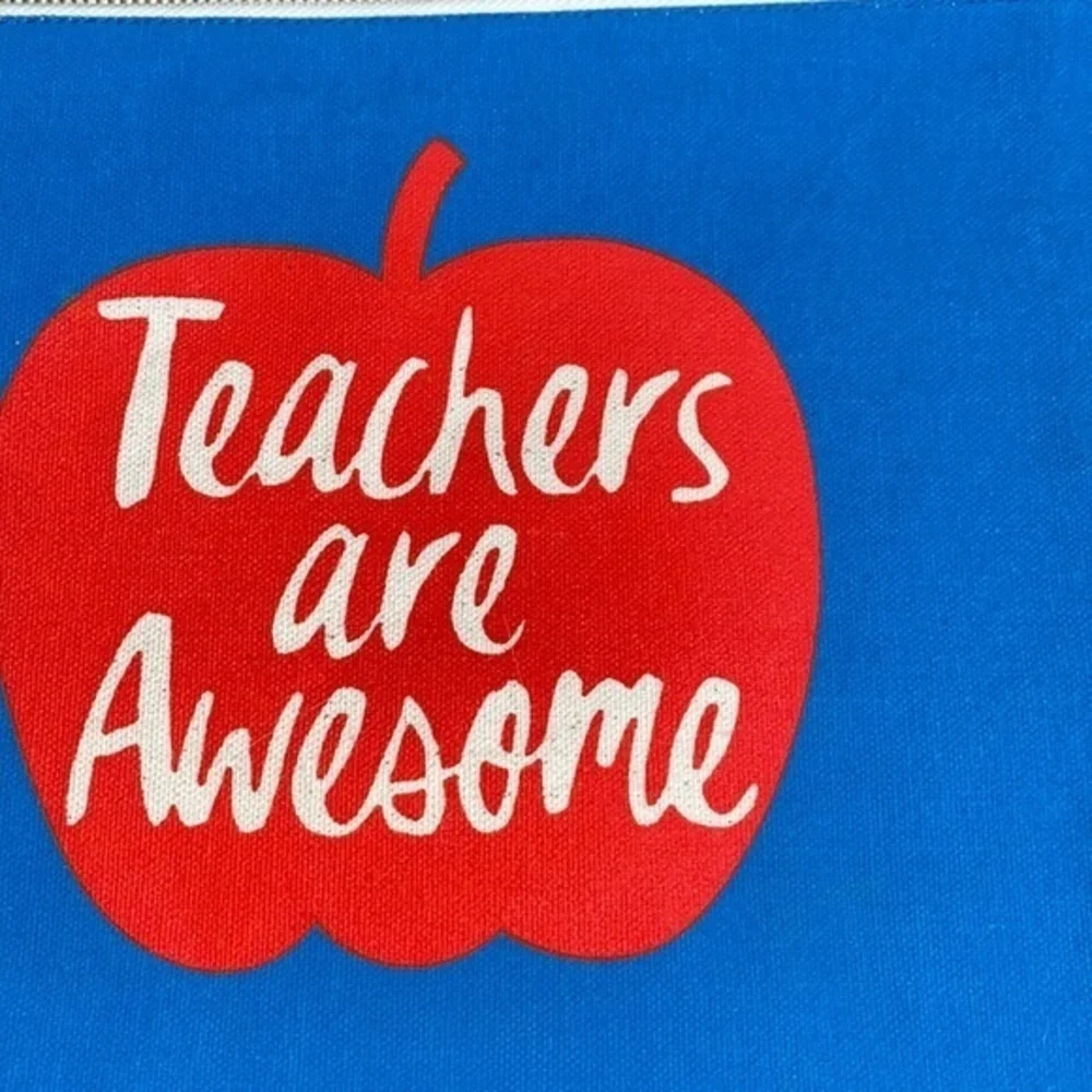 5/$30 🎈 Teachers are awesome‎ carry all pouch